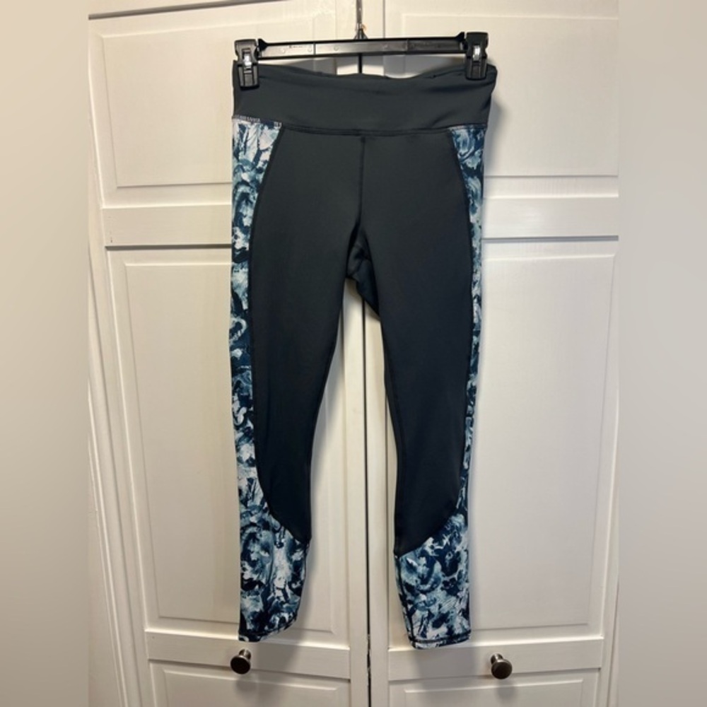 Gaiam OM Mid-Rise Leggings Size Women's Medium Color Gray And Blue Print